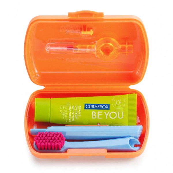 Curaprox Travel Set Orange (Set Στοματικής Υγιεινής Ταξιδίου με Οδοντόκρεμα 10ml + Οδοντόβουρτσα Πτυσσόμενη + Μεσοδόντιο Βουρτσάκι Καθαρισμού + Κουτί Μεταφοράς Orange)