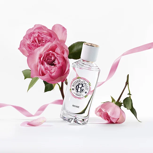 Roger & Gallet Rose Promo Pack Wellbeing Fragrant Water Perfume 100ml (Γυναικείο Άρωμα Εμπλουτισμένο με Αιθέριο Έλαιο Τριαντάφυλλου) + Gift Showre Gel 50ml + Gift Savon 50g Roger & Gallet Rose Promo Pack Wellbeing Fragrant Water Perfume 100ml (Γυναικείο Άρωμα Εμπλουτισμένο με Αιθέριο Έλαιο Τριαντάφυλλου) + Gift Showre Gel 50ml + Gift Savon 50g